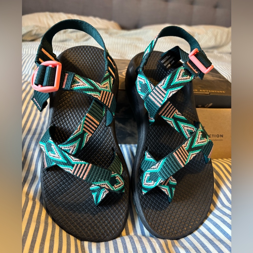 Brand new Chaco ZCloud 2 Adventure Hiking Sandals Size 6